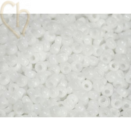 Roc. 15/0 10gr. White opal