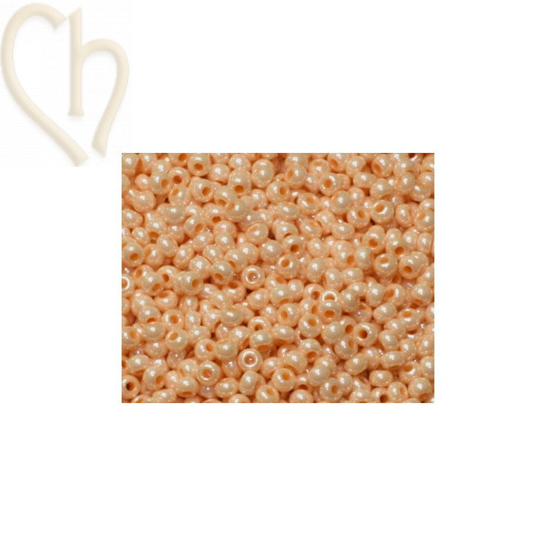 rocaille 11/0 Eggshell