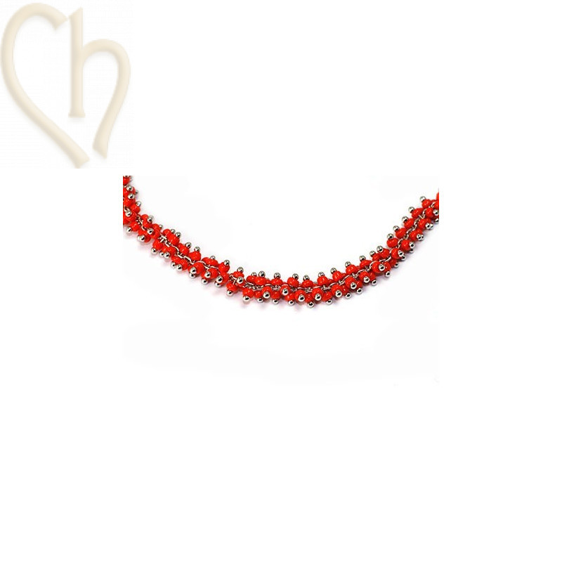 chaine metal a clous avec rocailles rouge