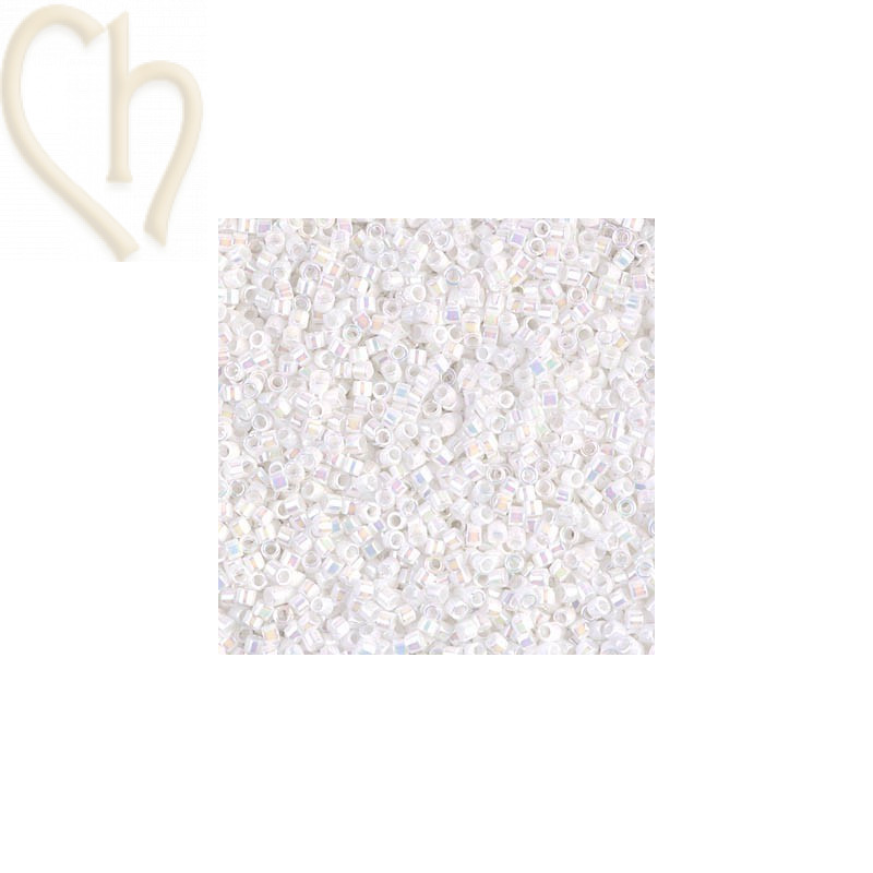 Delica opaque wit ab