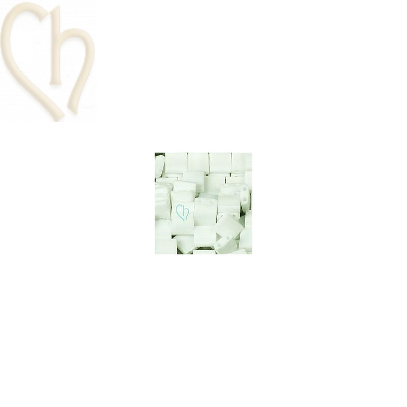 Tilla bead matte opaque white