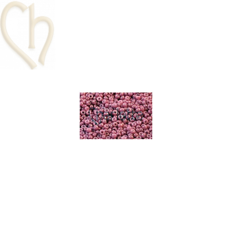 15/0 OPAQUE DK. ORCHID LUST 