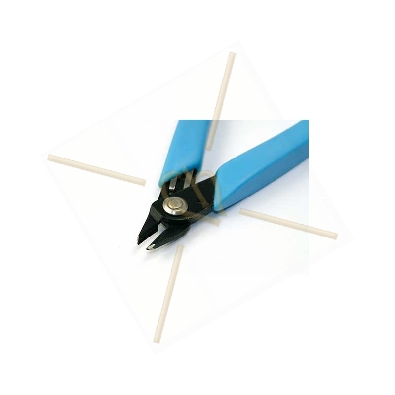 Cutting Plier with renforced cut.