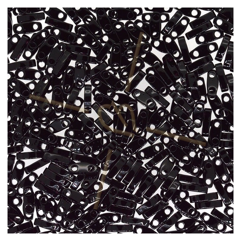 Miyuki Quarter Tila Jet Opaque 401